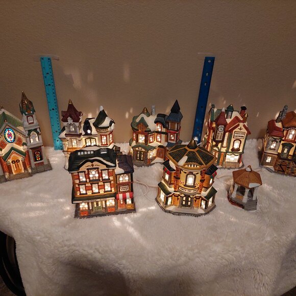 Kirkland Christmas village - Picture 1 of 6
